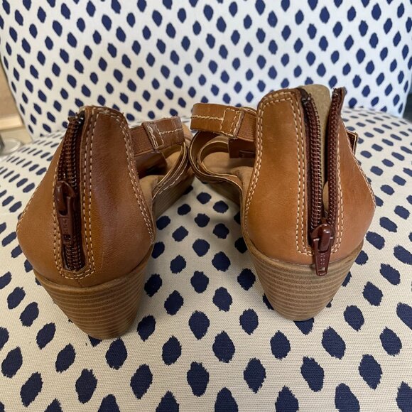 Earth Origins brown sandals size 9 - Picture 5 of 9